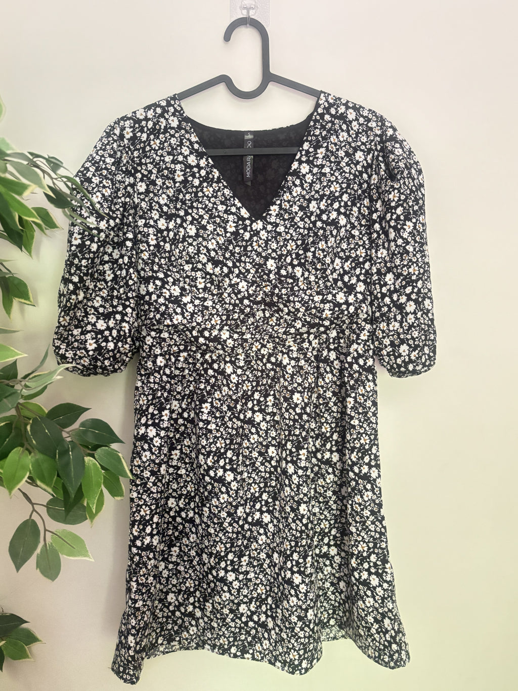 Moda Rapido Black Ditsy Floral Puff Sleeve Mini Dress