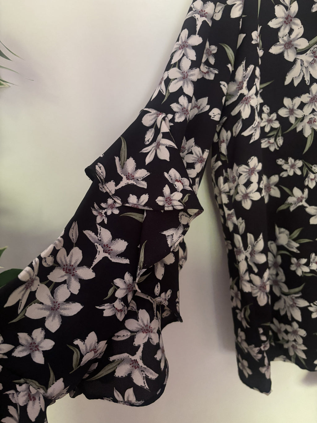 OOrchin Floral Ruffle Bell Sleeve Top