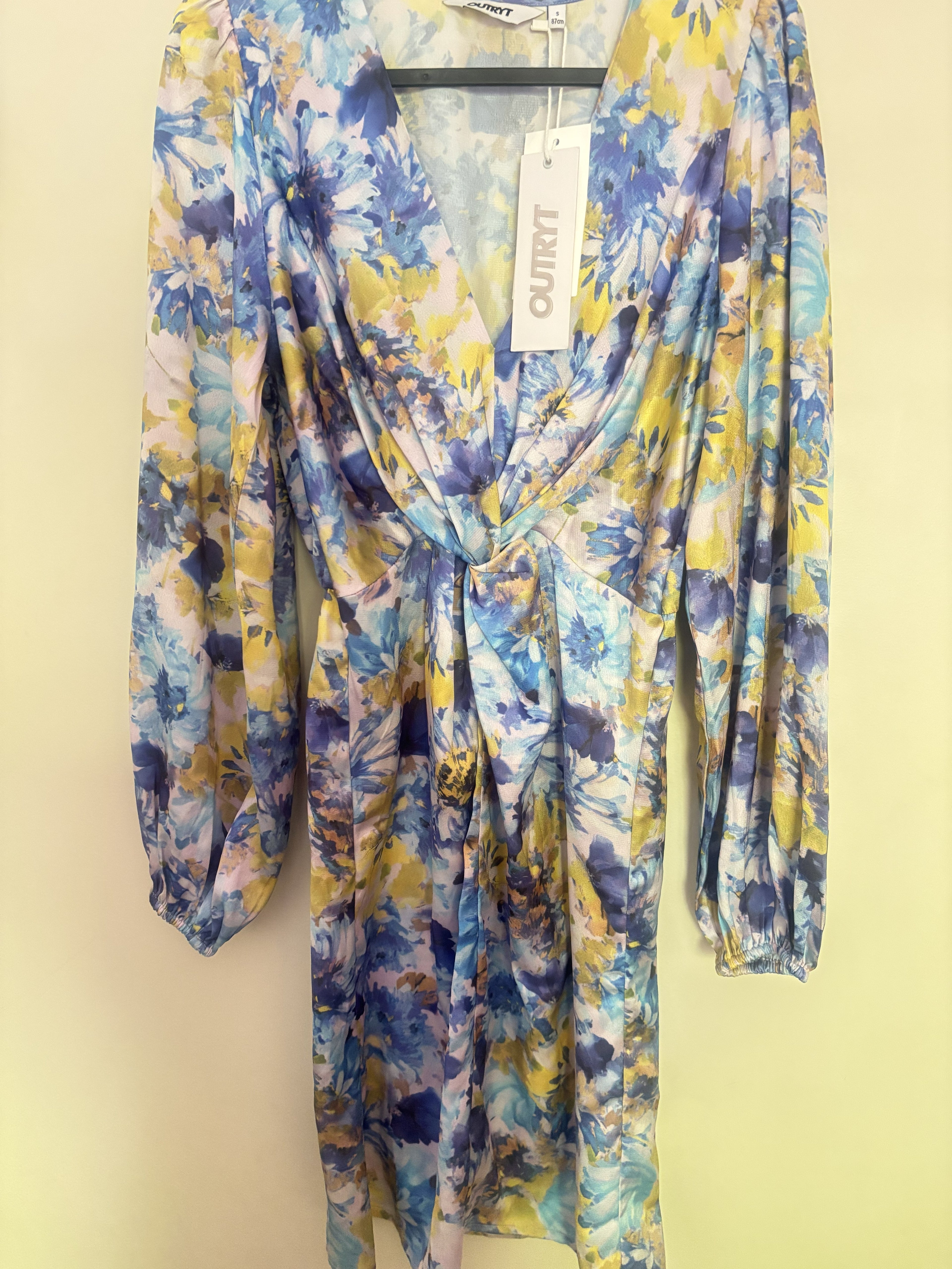 Outryt Watercolor Floral knot Dress