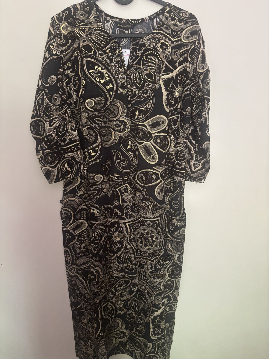 Mamoose Black & Gold Paisley Print Kurta